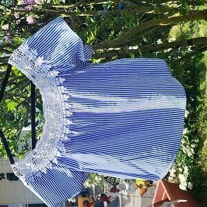 Ambiance Womens Top Sz M Blue White Pre-Loved